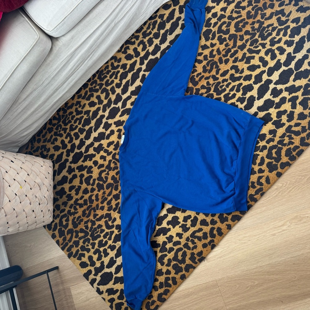 Los Angeles Blue Graphic Sweater - Picture 2 of 4